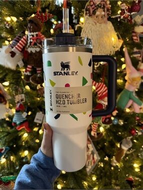 Stanley 40 oz Stainless Steel H2.O Flowstate Quencher Tumbler Abstract Geo